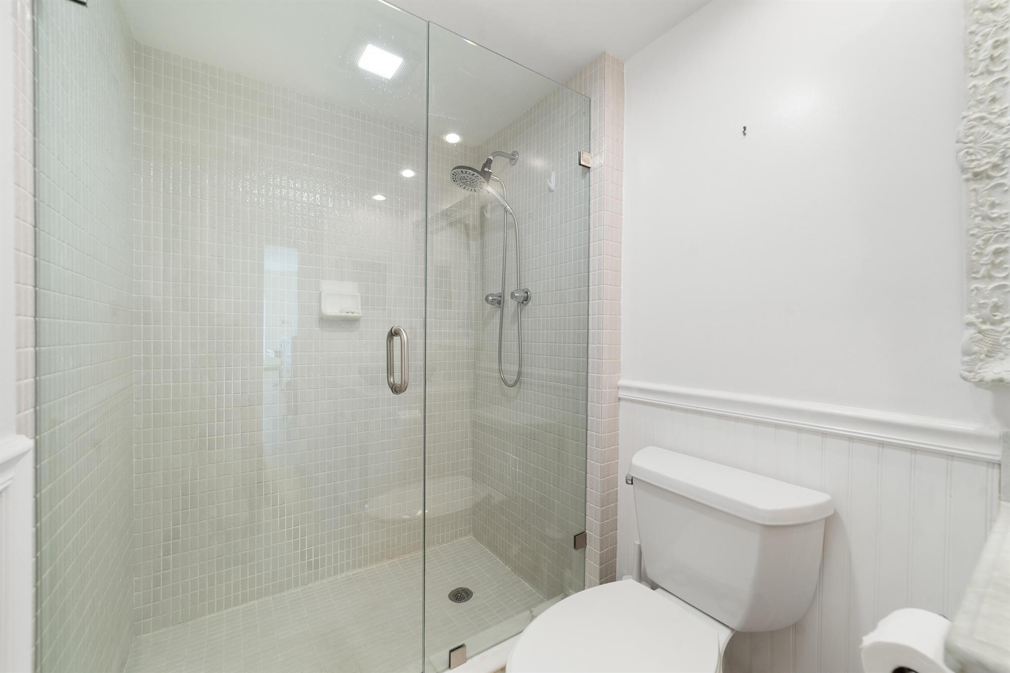 REGENCY TOWER SOUTH CONDO - Residential