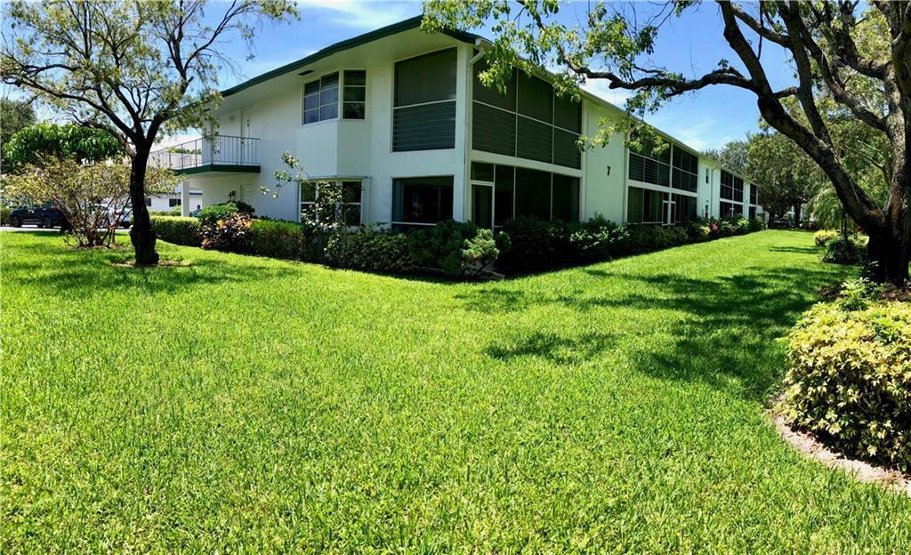 TEQUESTA GARDEN CONDO 4 - Residential