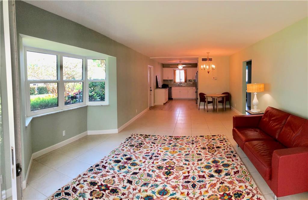 TEQUESTA GARDEN CONDO 4 - Residential