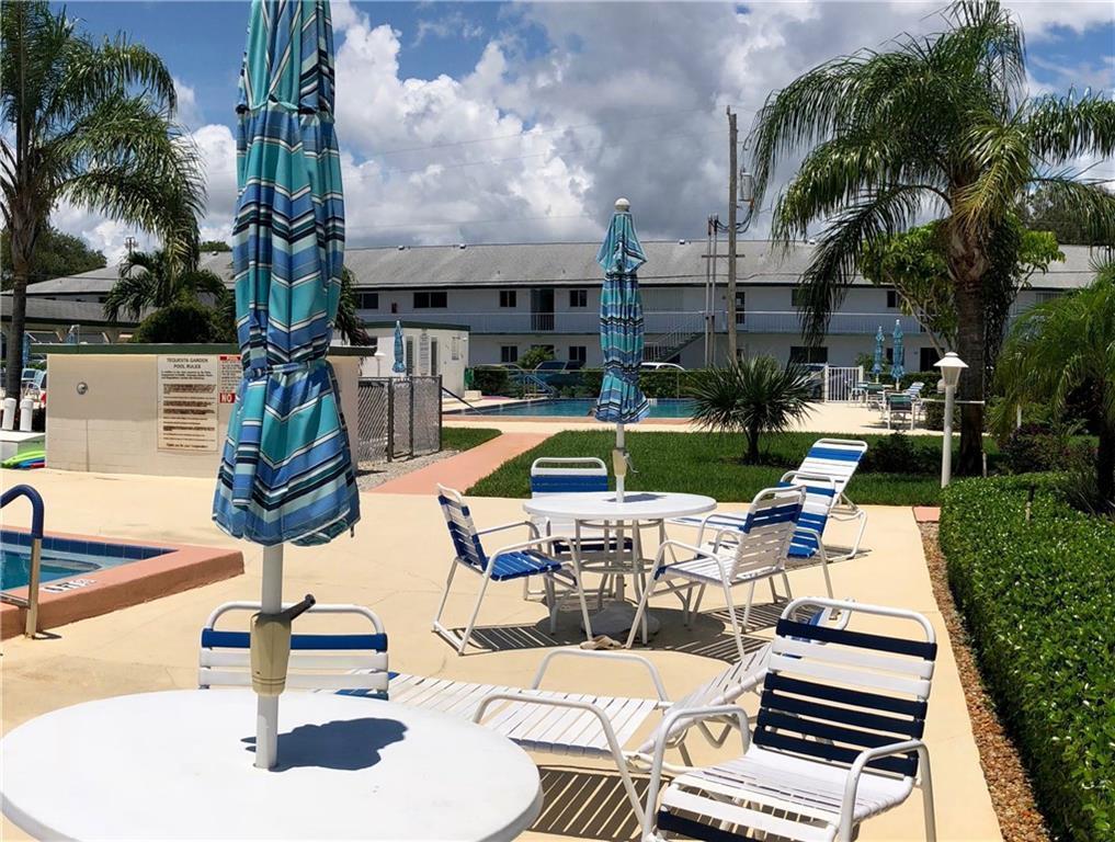 TEQUESTA GARDEN CONDO 4 - Residential