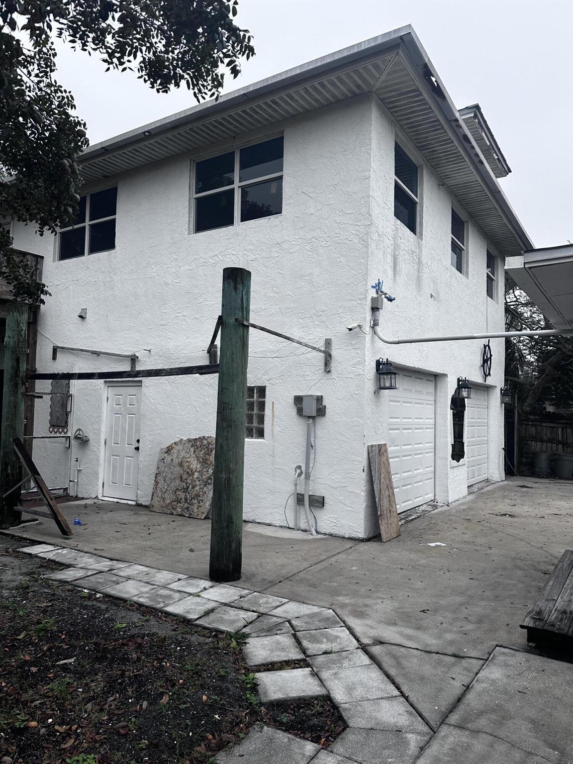 130 NE 4th Avenue
