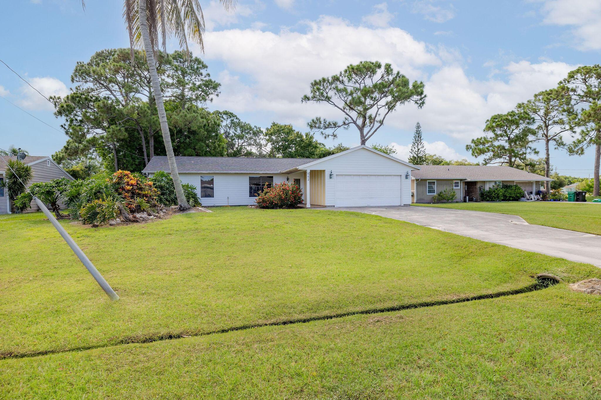 Great 3 bedroom 2 bathroom 2 car garage single family home available for an Annual Rental! Pets are allowed with restrictions.