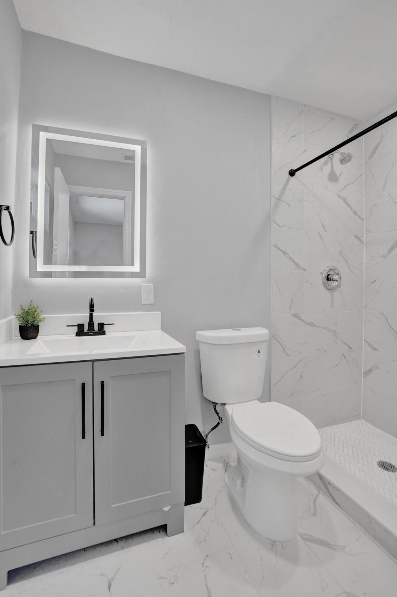 LARKDALE LAKE ESTATES - Residential