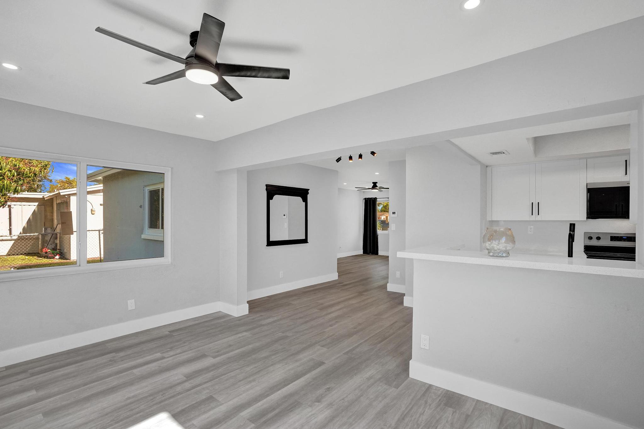 LARKDALE LAKE ESTATES - Residential