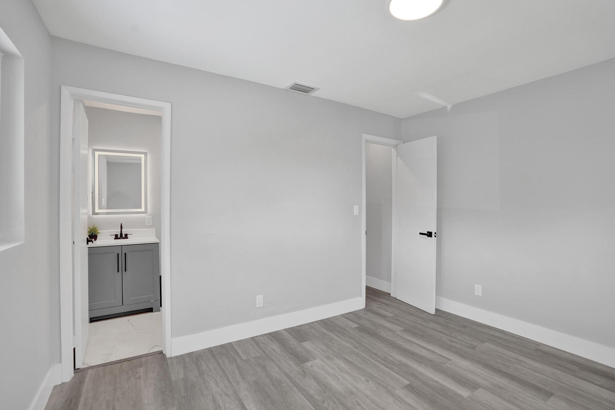 LARKDALE LAKE ESTATES - Residential