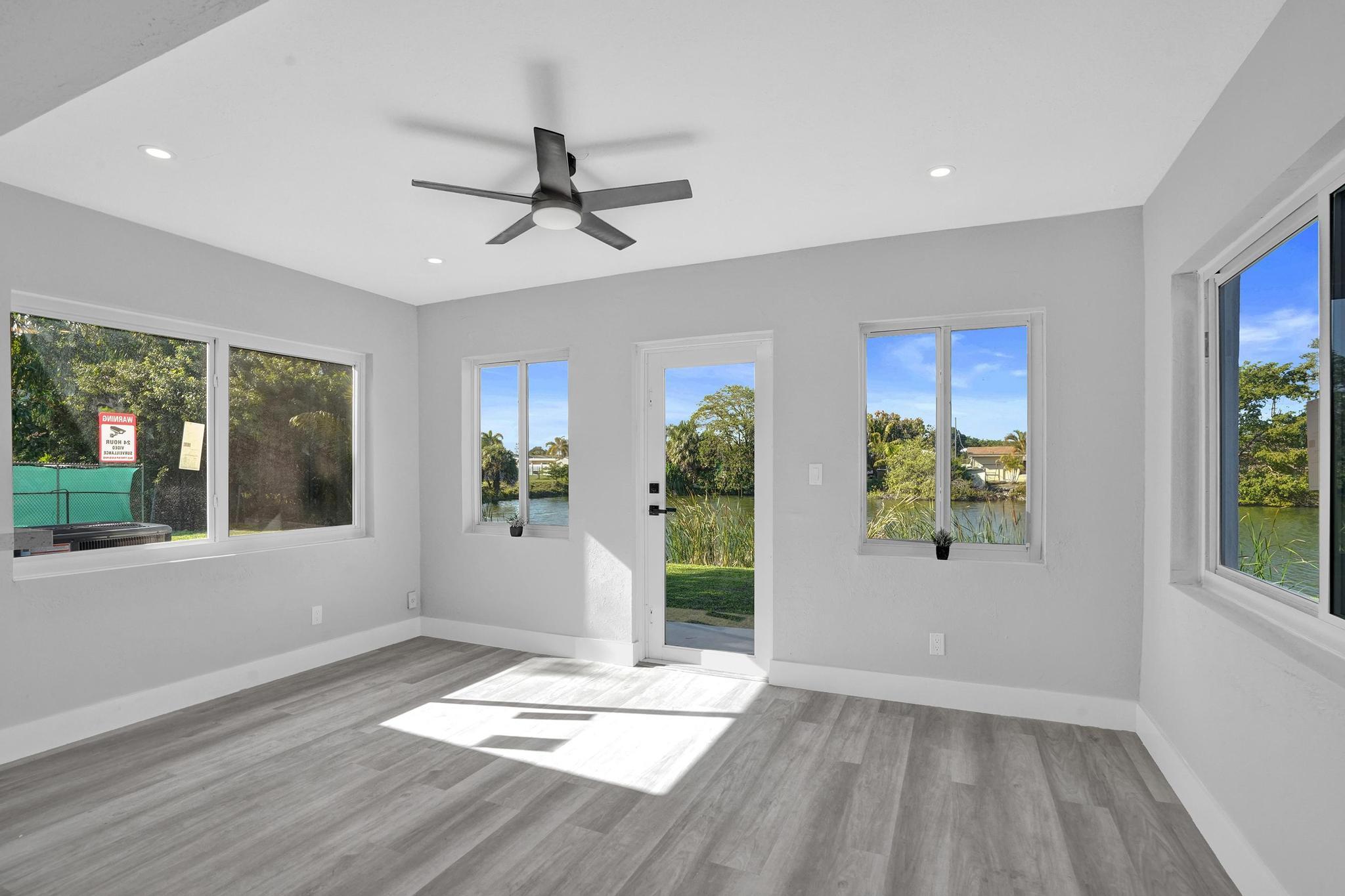 LARKDALE LAKE ESTATES - Residential