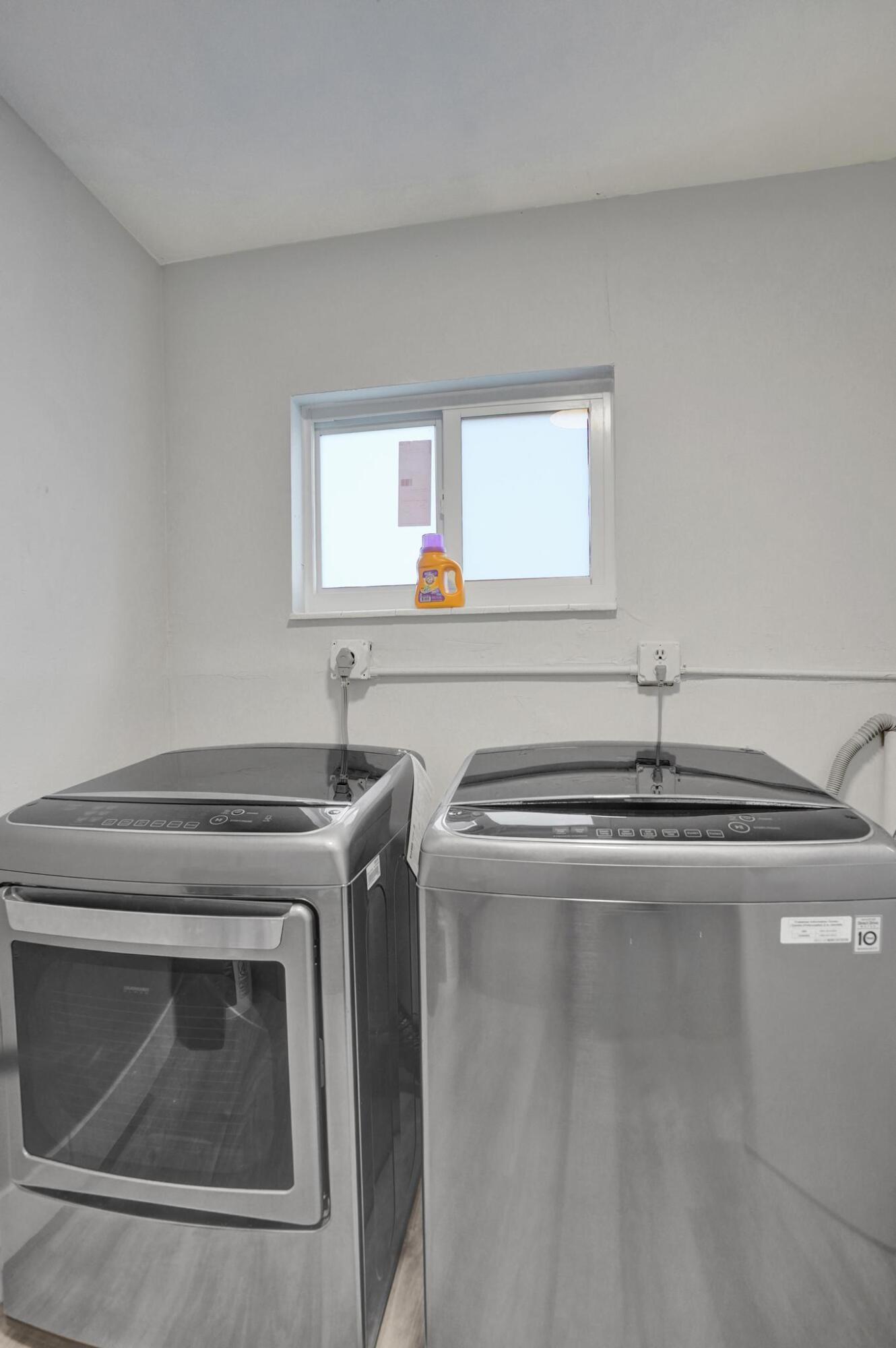 LARKDALE LAKE ESTATES - Residential