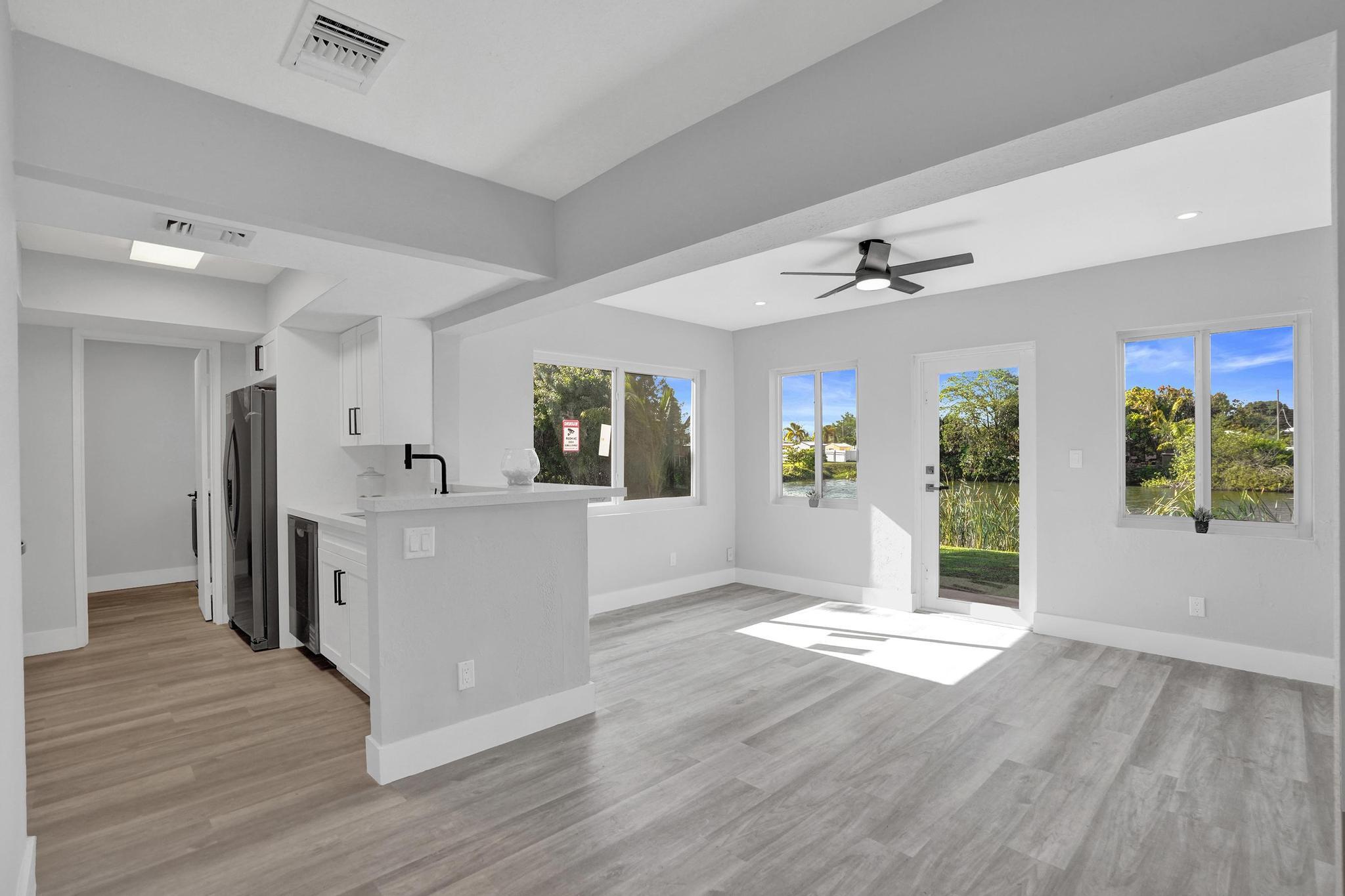 LARKDALE LAKE ESTATES - Residential