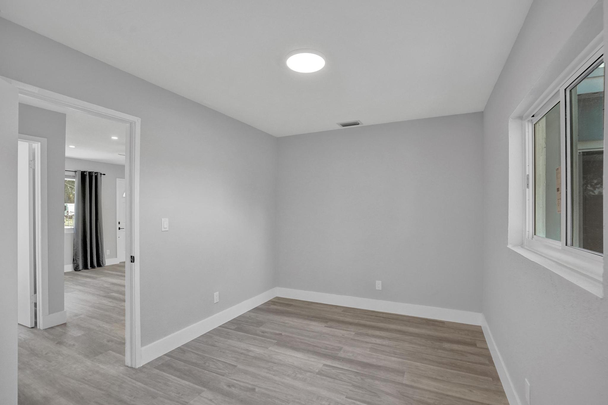 LARKDALE LAKE ESTATES - Residential