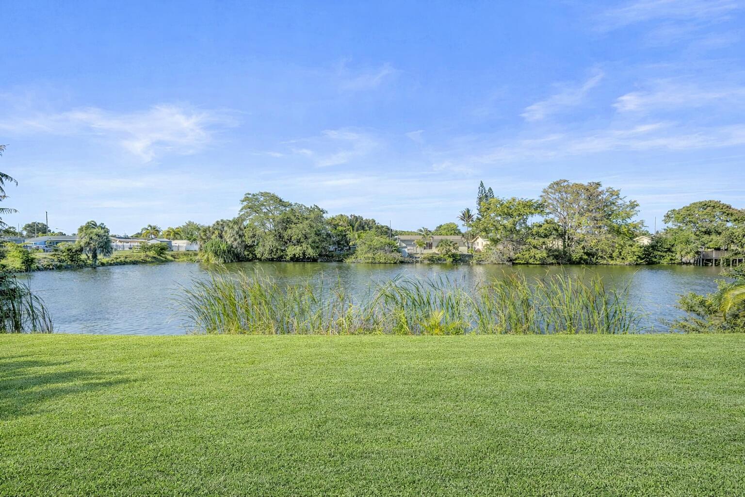 LARKDALE LAKE ESTATES - Residential