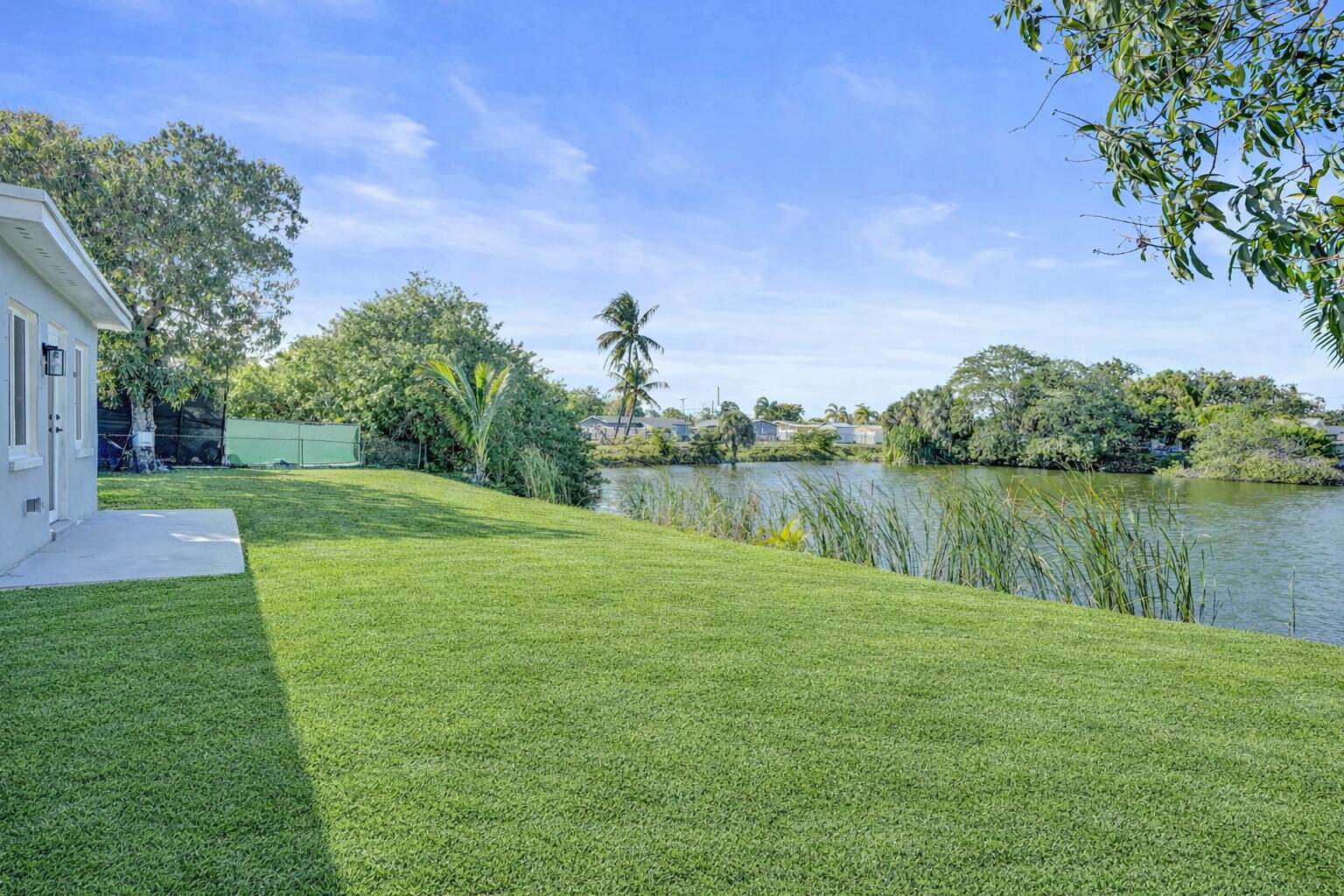 LARKDALE LAKE ESTATES - Residential