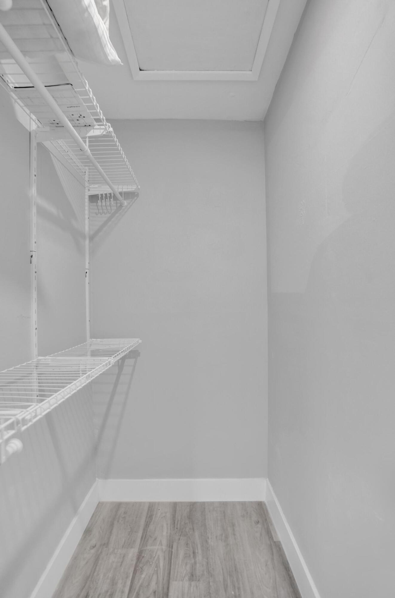 LARKDALE LAKE ESTATES - Residential