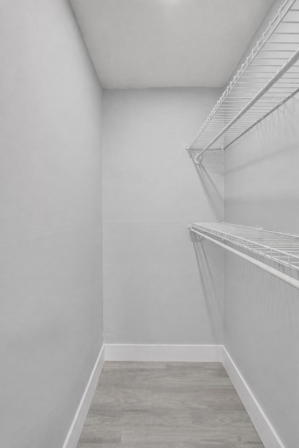 LARKDALE LAKE ESTATES - Residential