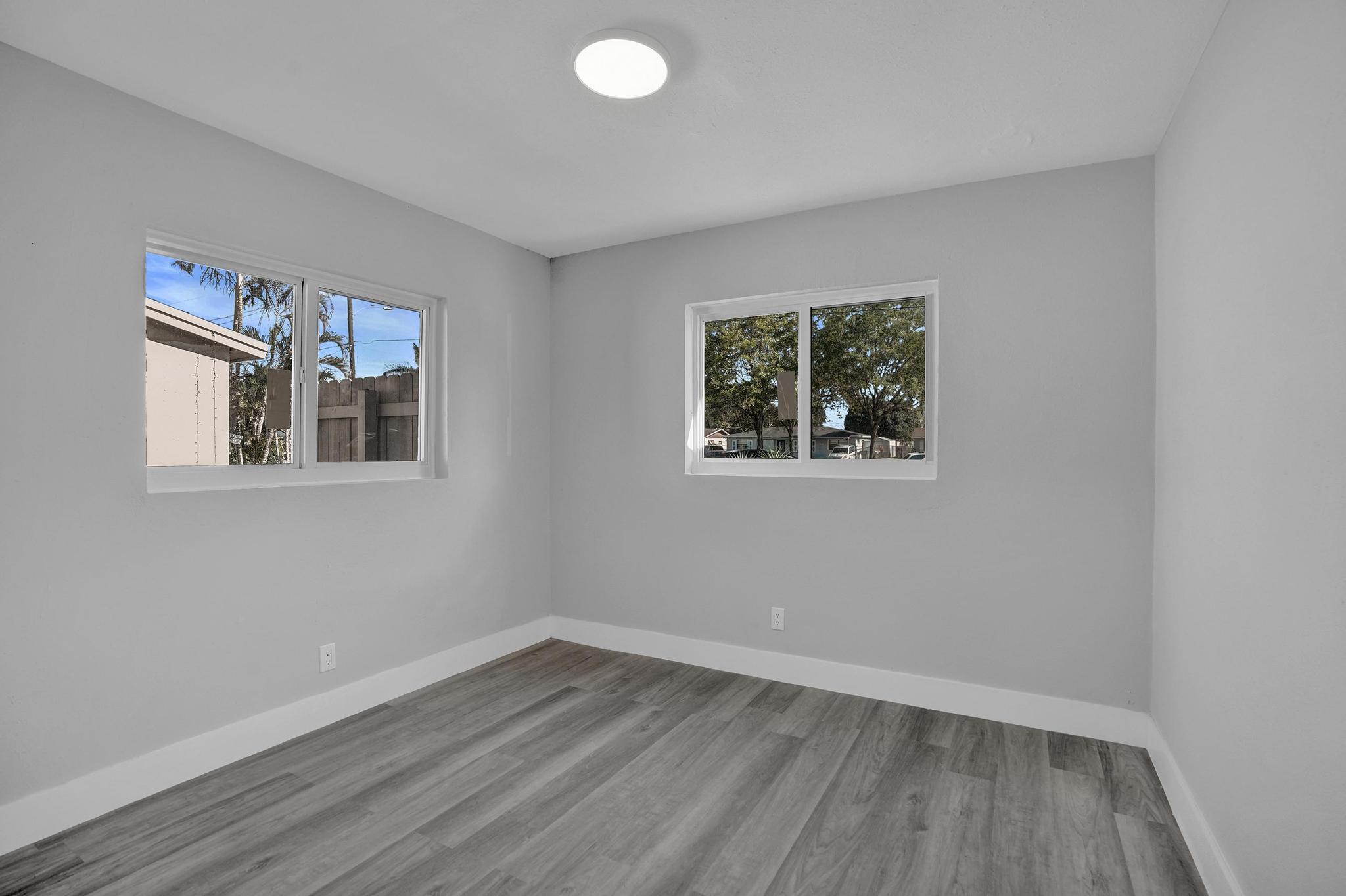 LARKDALE LAKE ESTATES - Residential