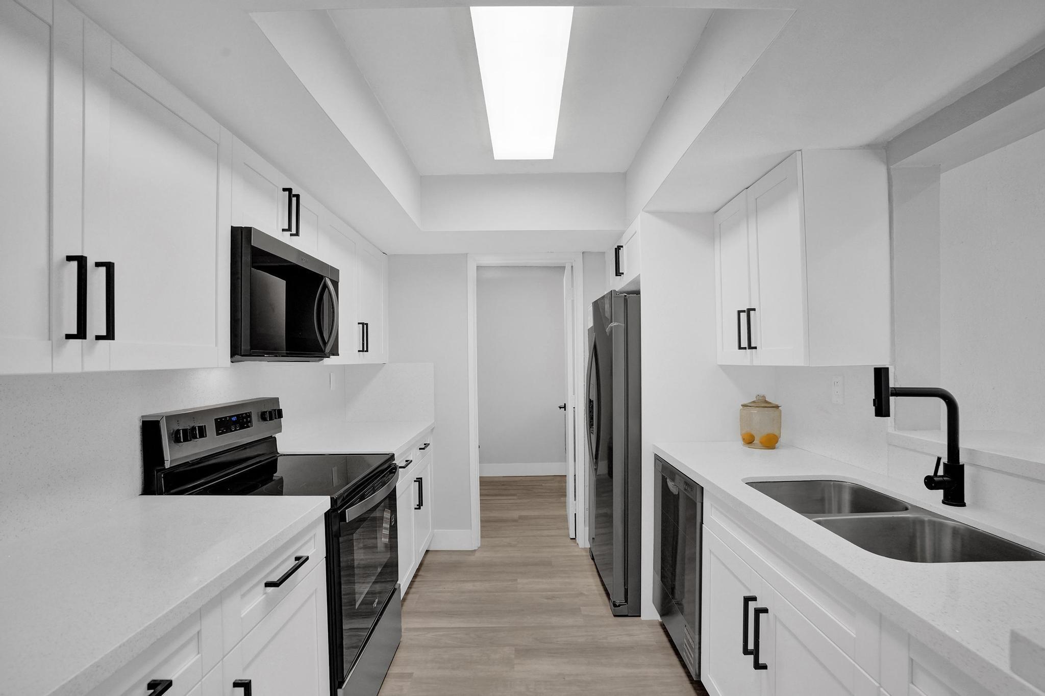 LARKDALE LAKE ESTATES - Residential