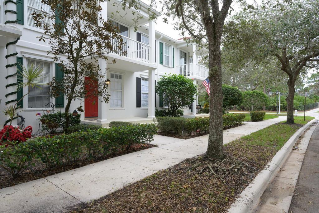 Photo of 117 Waterford Drive, Jupiter, FL 33458 (MLS # R10949408)