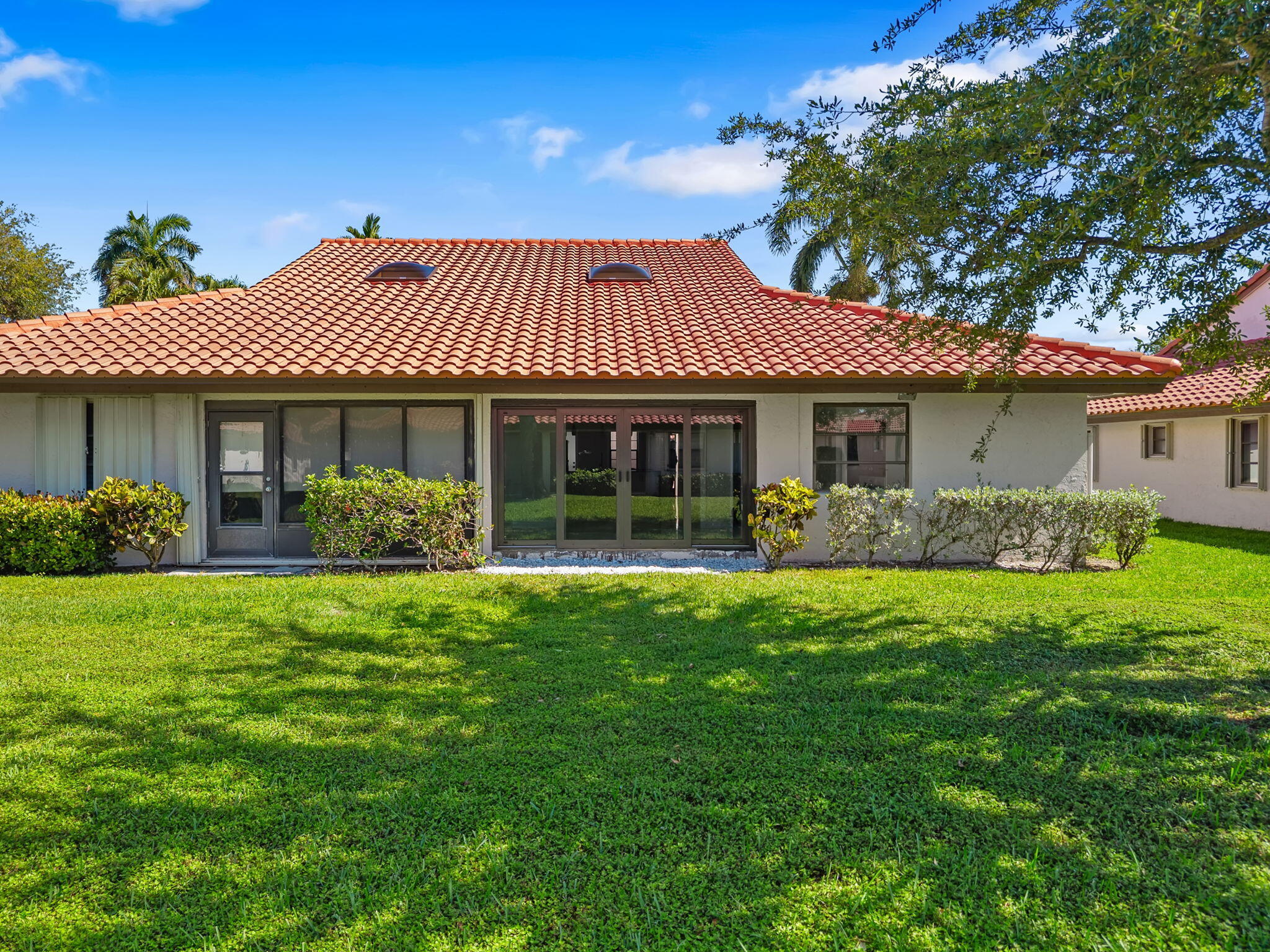 HUNTINGTON POINTE - Residential