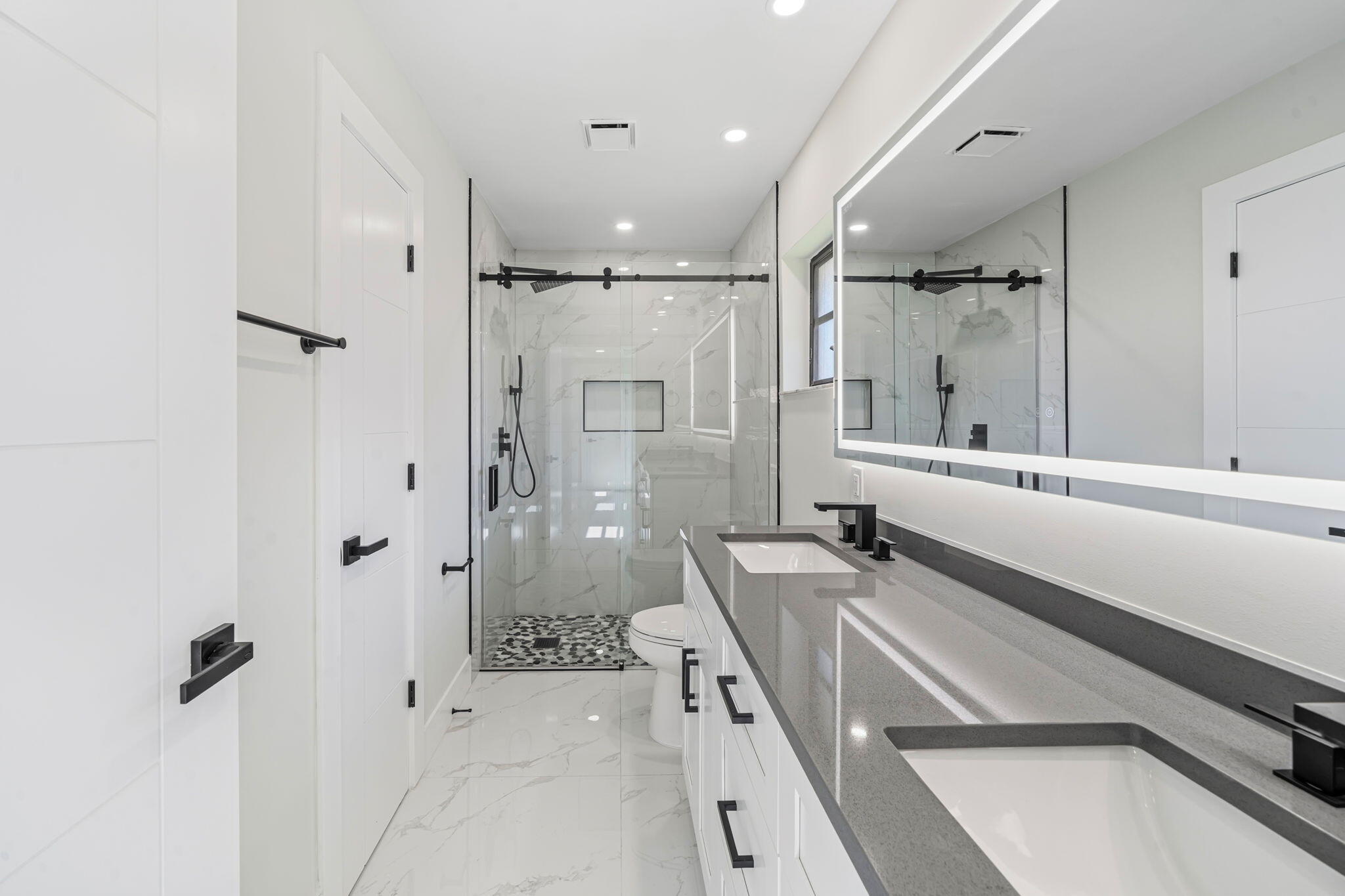 HUNTINGTON POINTE - Residential