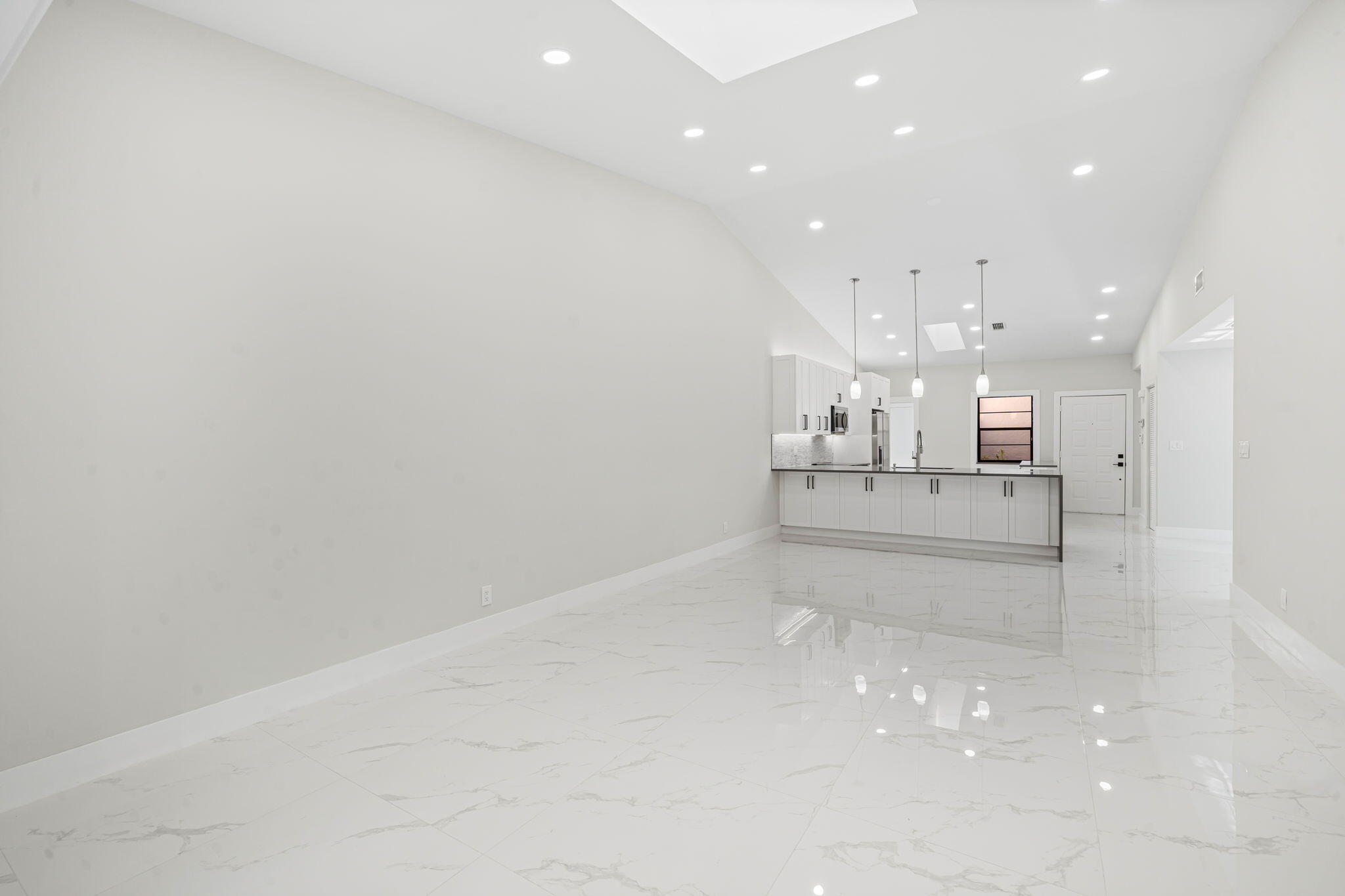 HUNTINGTON POINTE - Residential