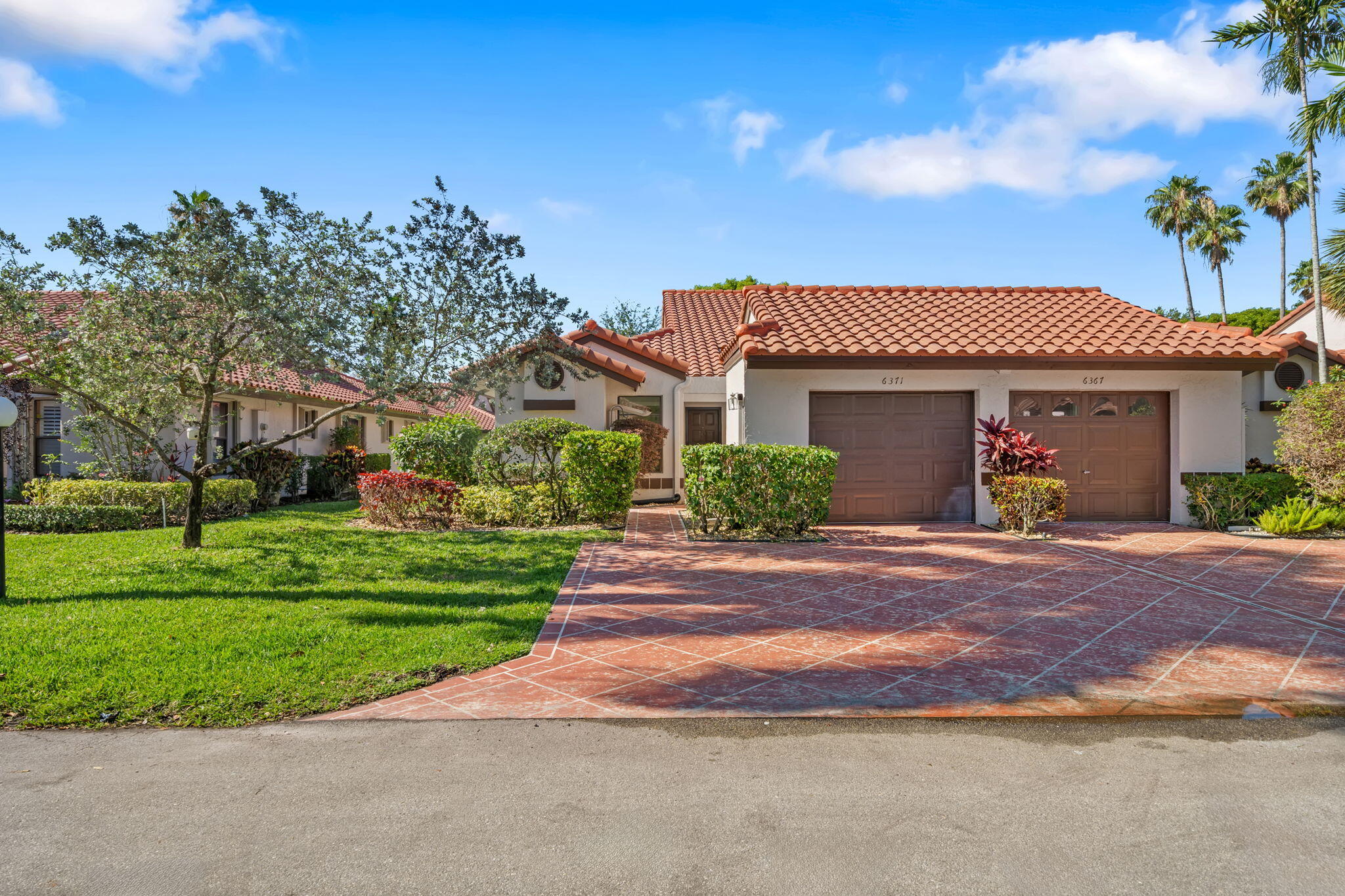 HUNTINGTON POINTE - Residential