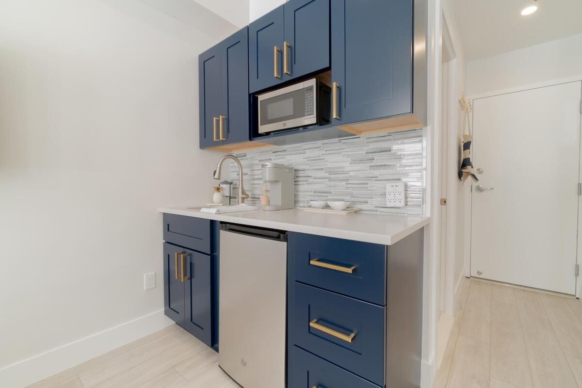 PALM BEACH HOTEL CONDO - Residential