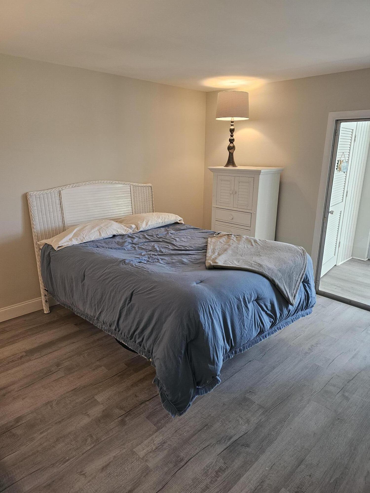 VISTA GARDENS F/K/A VISTA ROYALE GARDENS - Residential Lease