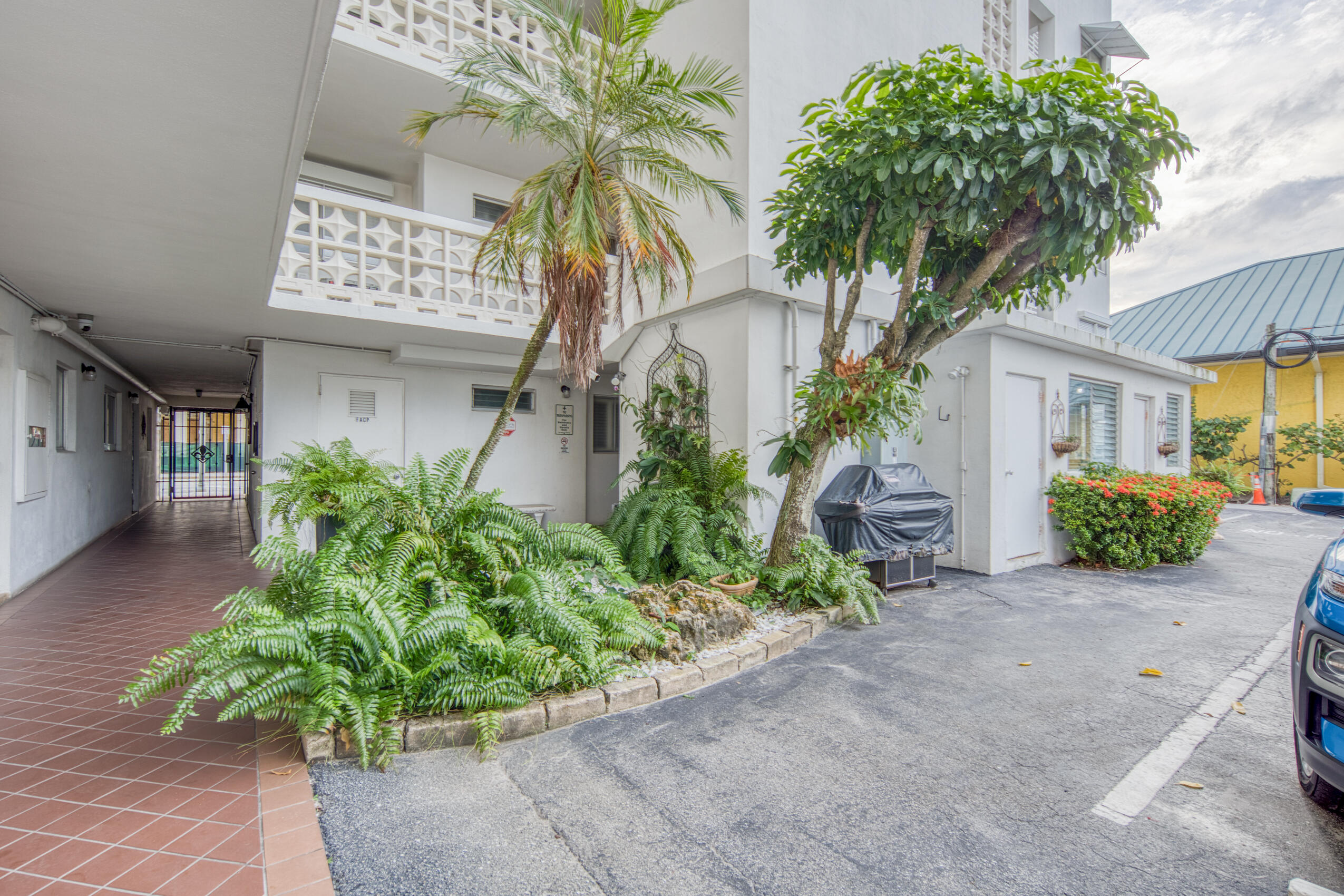 FLEUR DE LIS CONDO - Residential