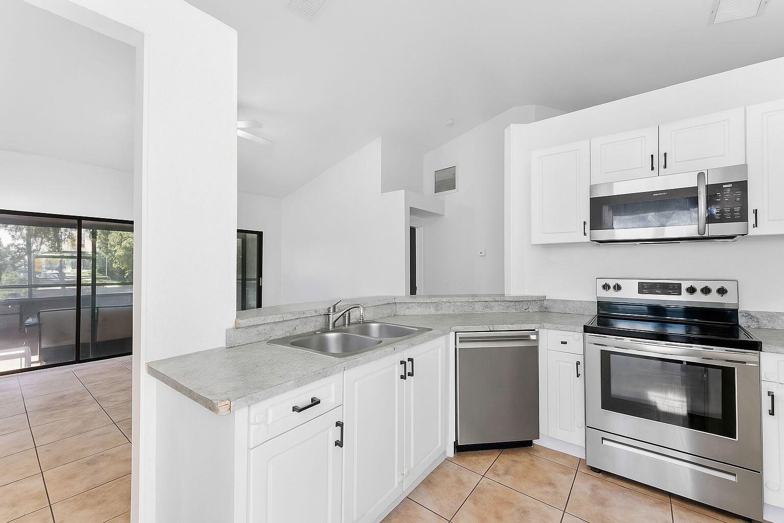 View photos, virtual tours, details... 5 Via De Casas Sur Street Ocean 201