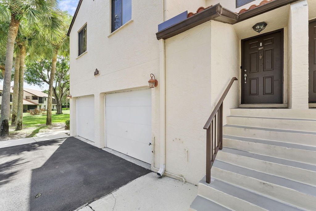 Photo of 5 Via De Casas Sur Street Ocean #201, Boynton Beach, FL 33426 (MLS # R11134813)