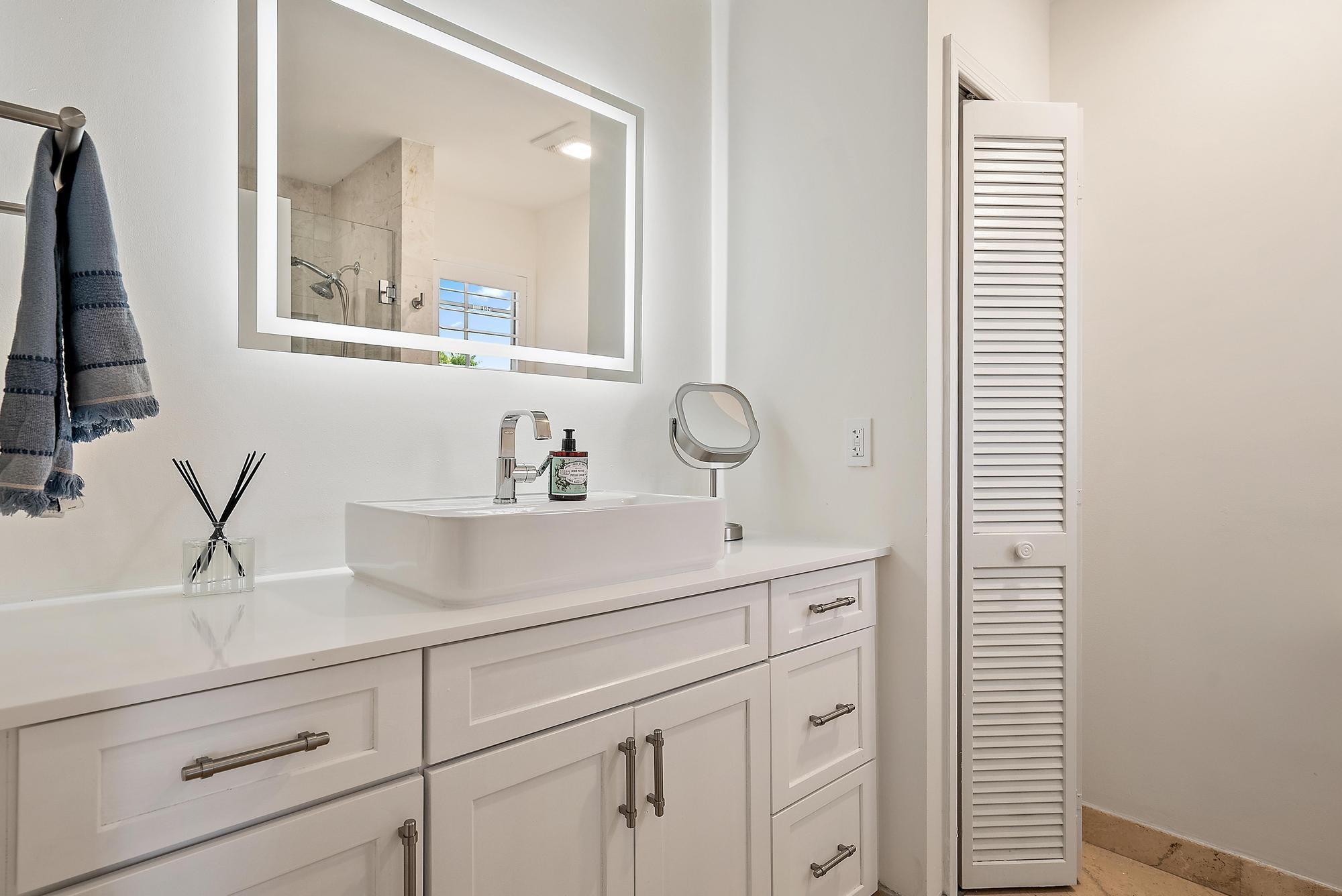 IBIS GOLF AND COUNTRY CLU - Residential Lease