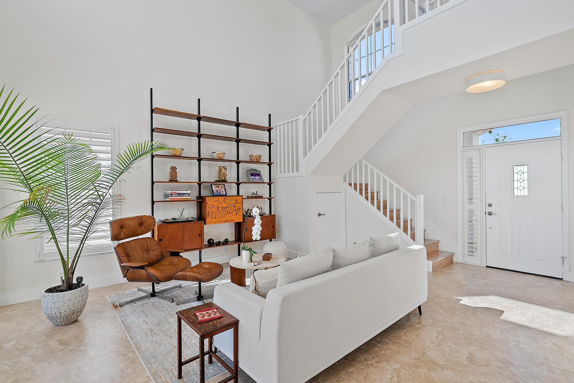 IBIS GOLF AND COUNTRY CLU - Residential Lease