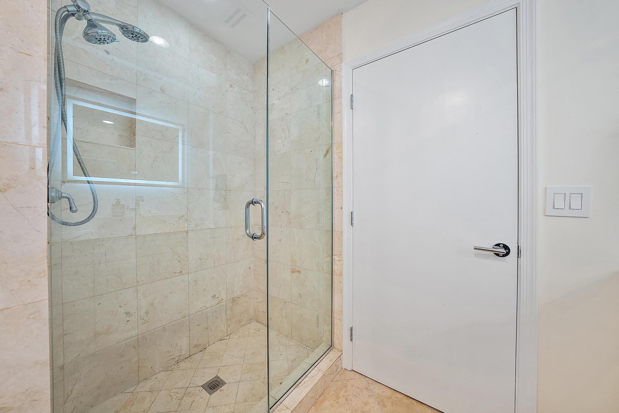 IBIS GOLF AND COUNTRY CLU - Residential Lease