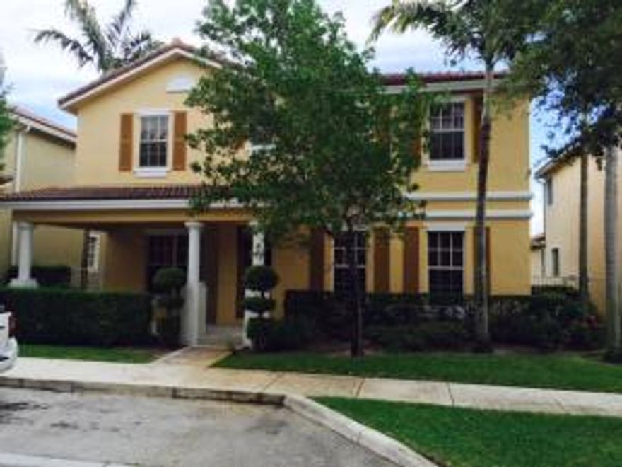 Bank Owned! Dont miss your chance at this 2 Story Single Family home located in the desirable neighborhood of Bexley Park! Location , Location, Location! Will not last !