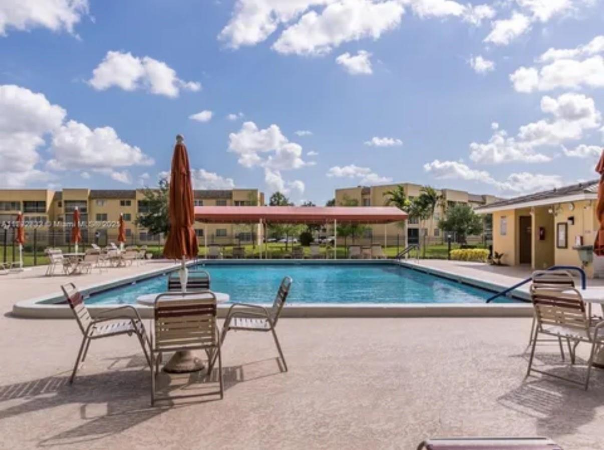 Bermuda Club - Residential