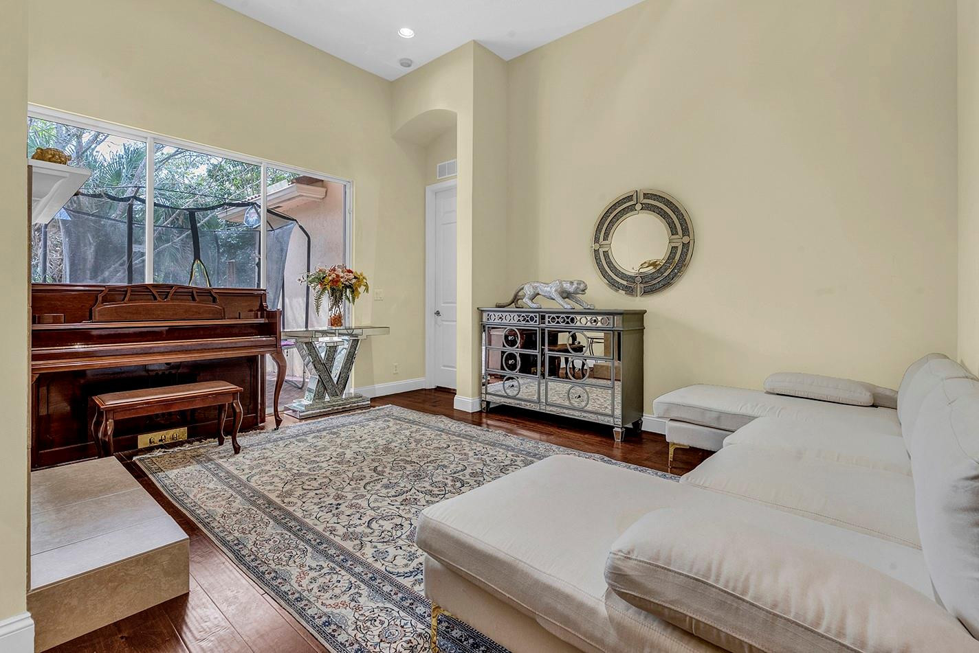 SECRET POND170-70 - Residential