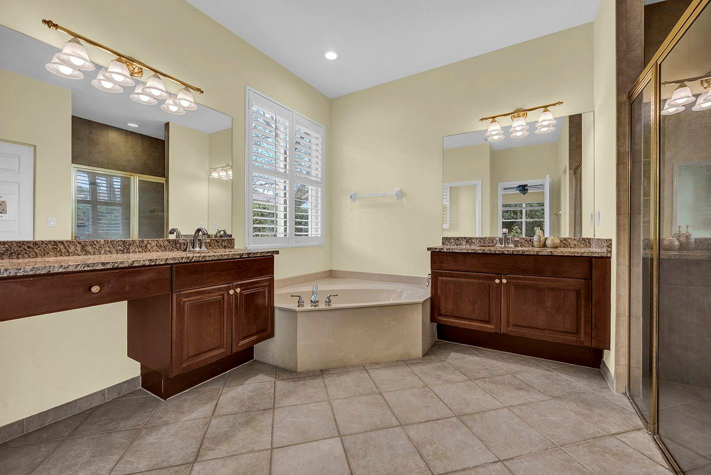 SECRET POND170-70 - Residential