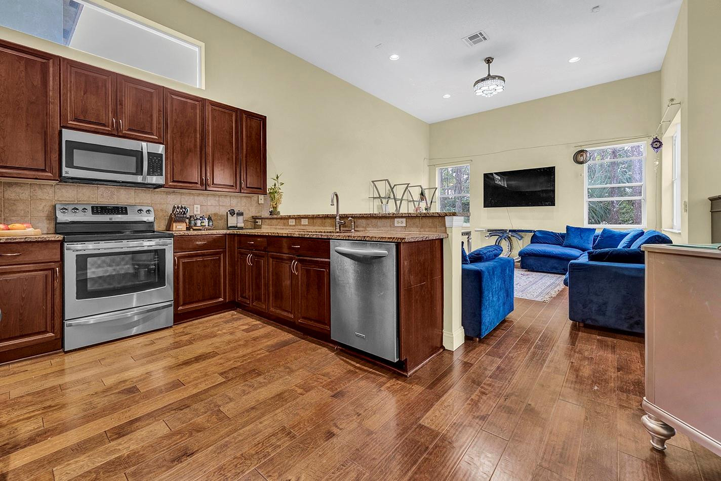 SECRET POND170-70 - Residential