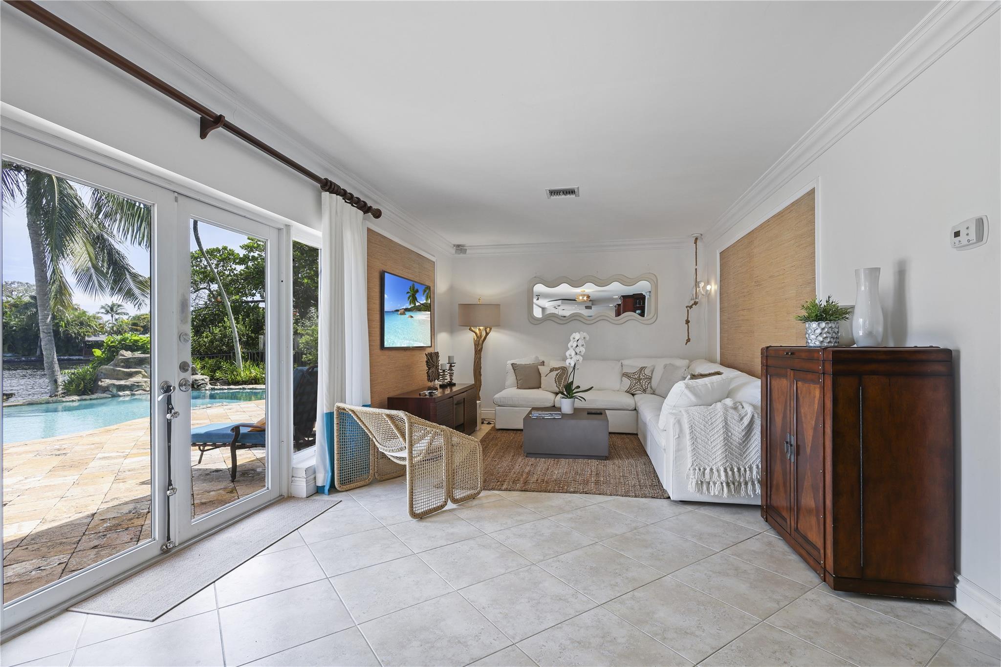 1925 Coral Gardens Dr