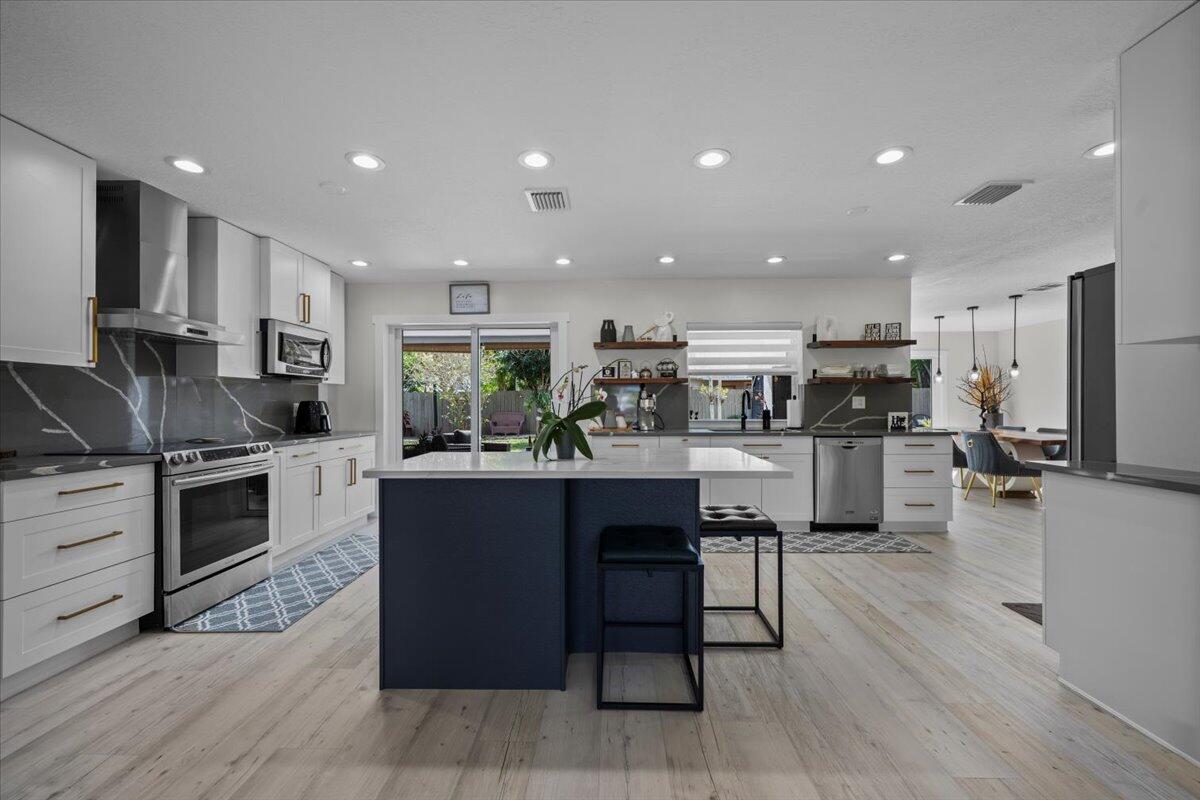 SOUTH SHORE 2 OF WELLINGTON - Residential