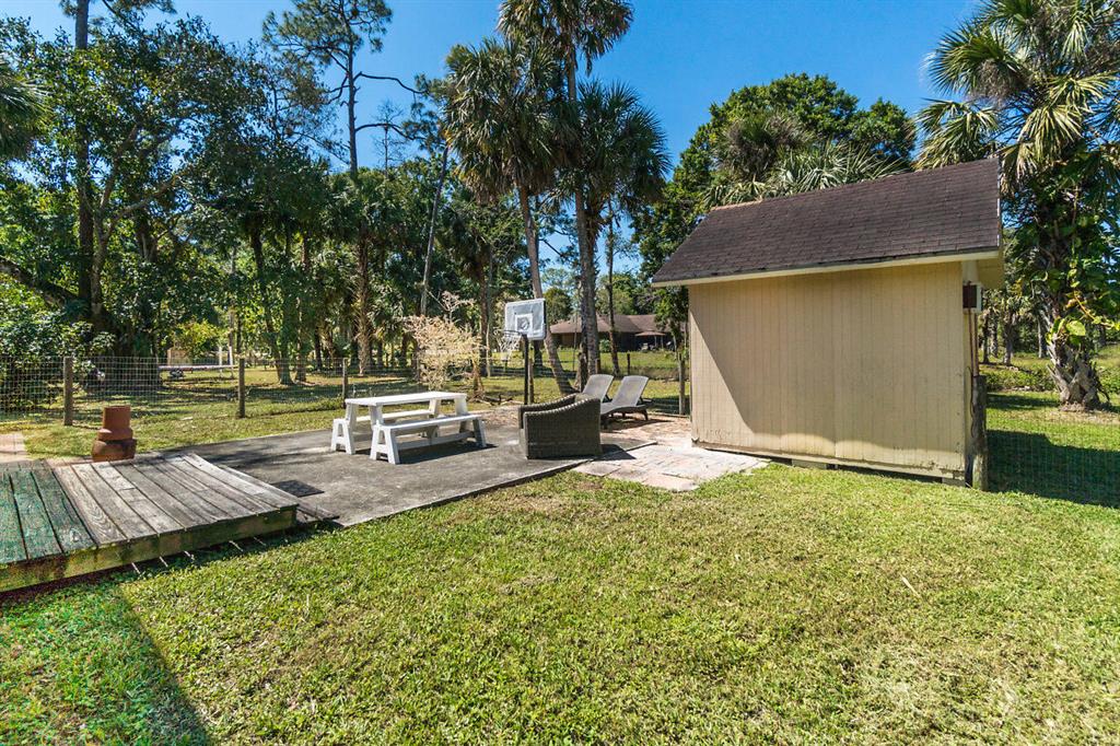 LOXAHATCHEE GROVES - Residential