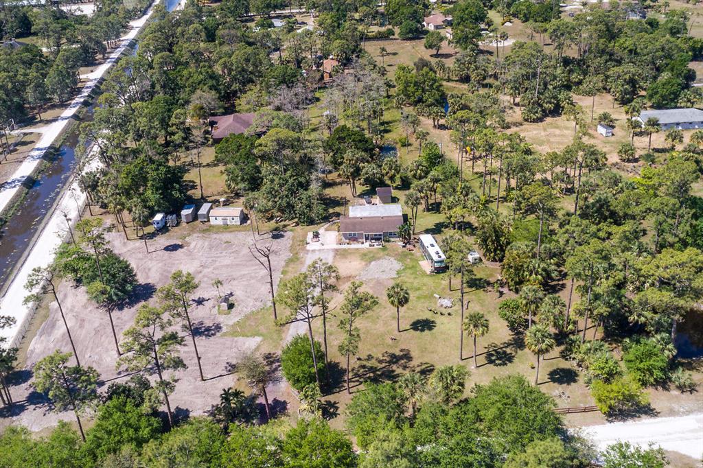 LOXAHATCHEE GROVES - Residential