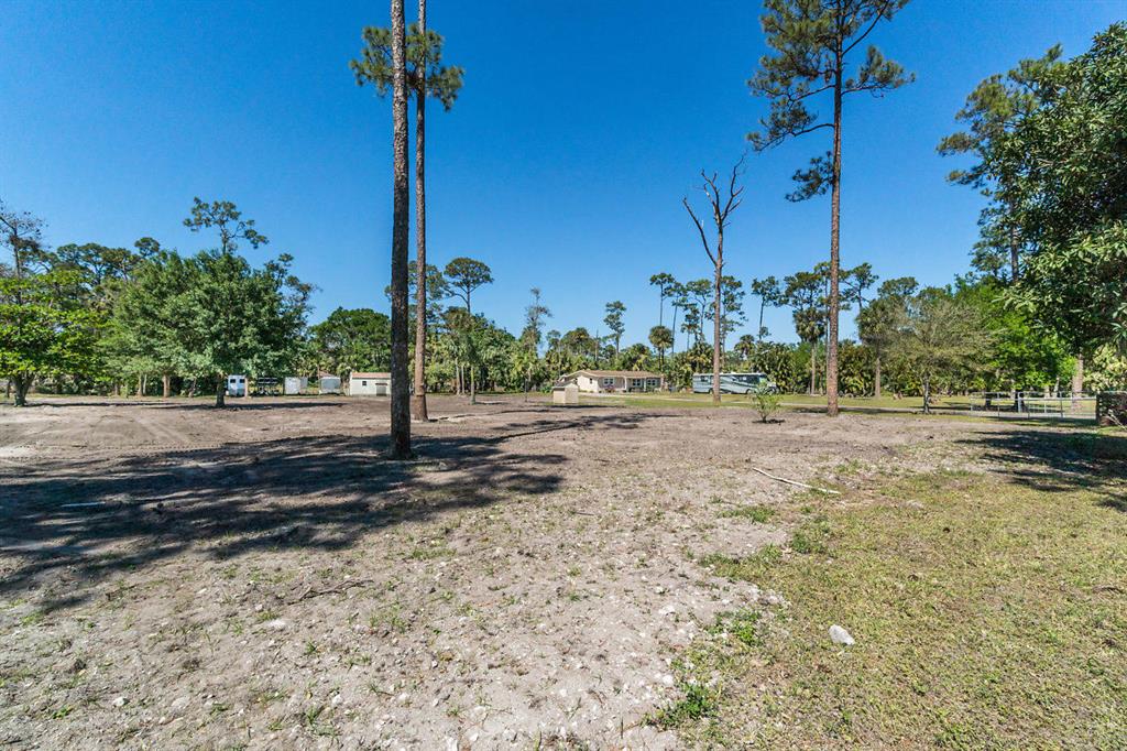 LOXAHATCHEE GROVES - Residential