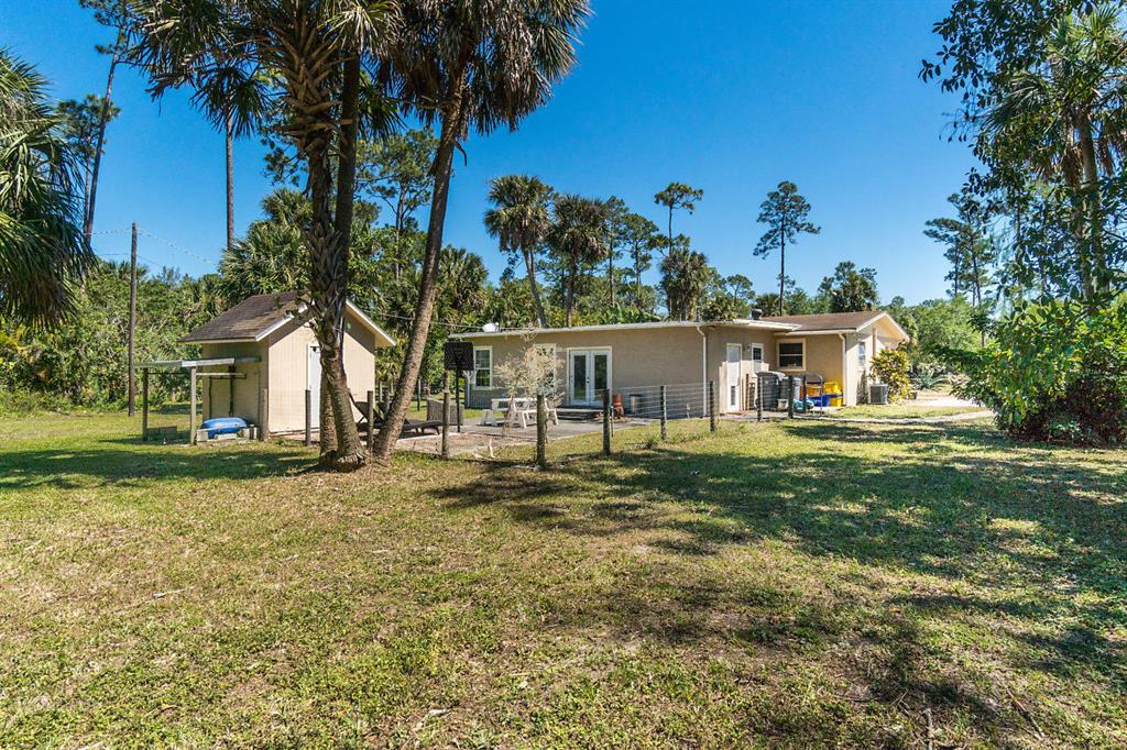 LOXAHATCHEE GROVES - Residential