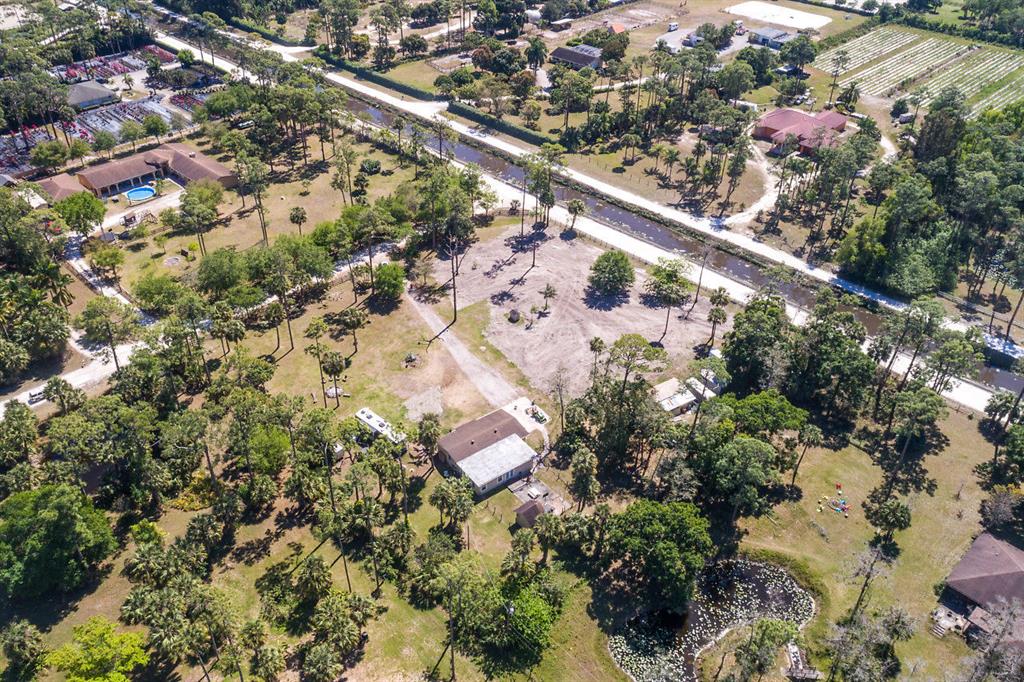 LOXAHATCHEE GROVES - Residential
