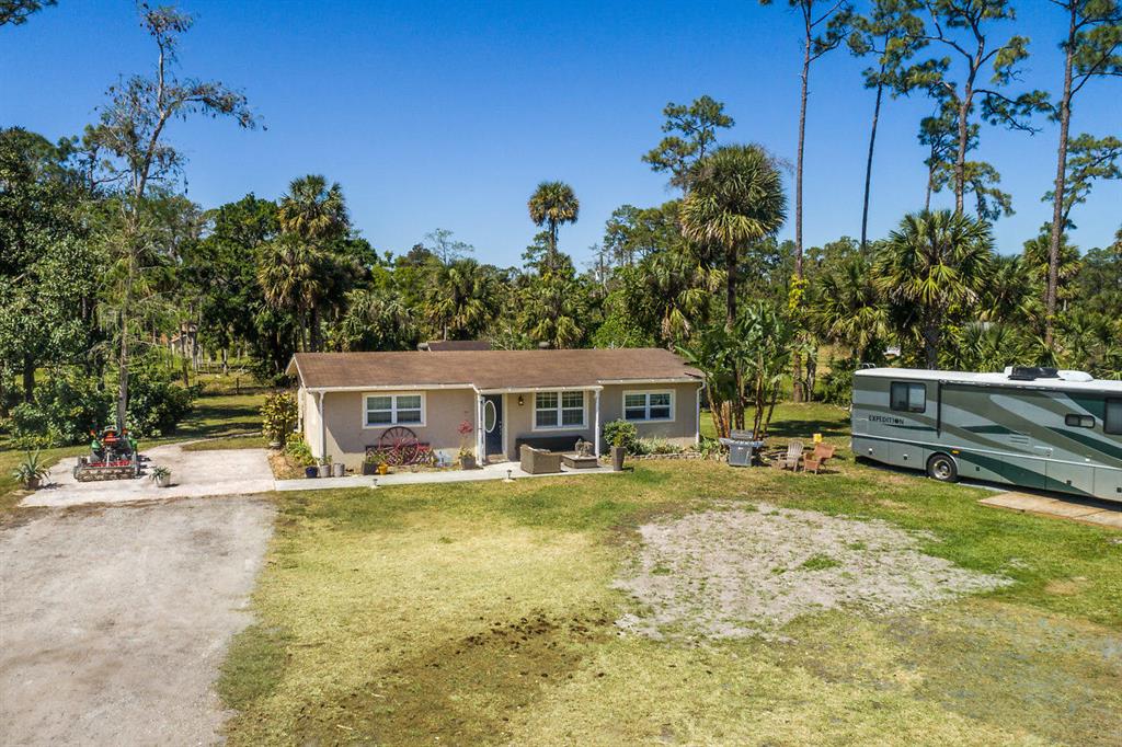 LOXAHATCHEE GROVES - Residential