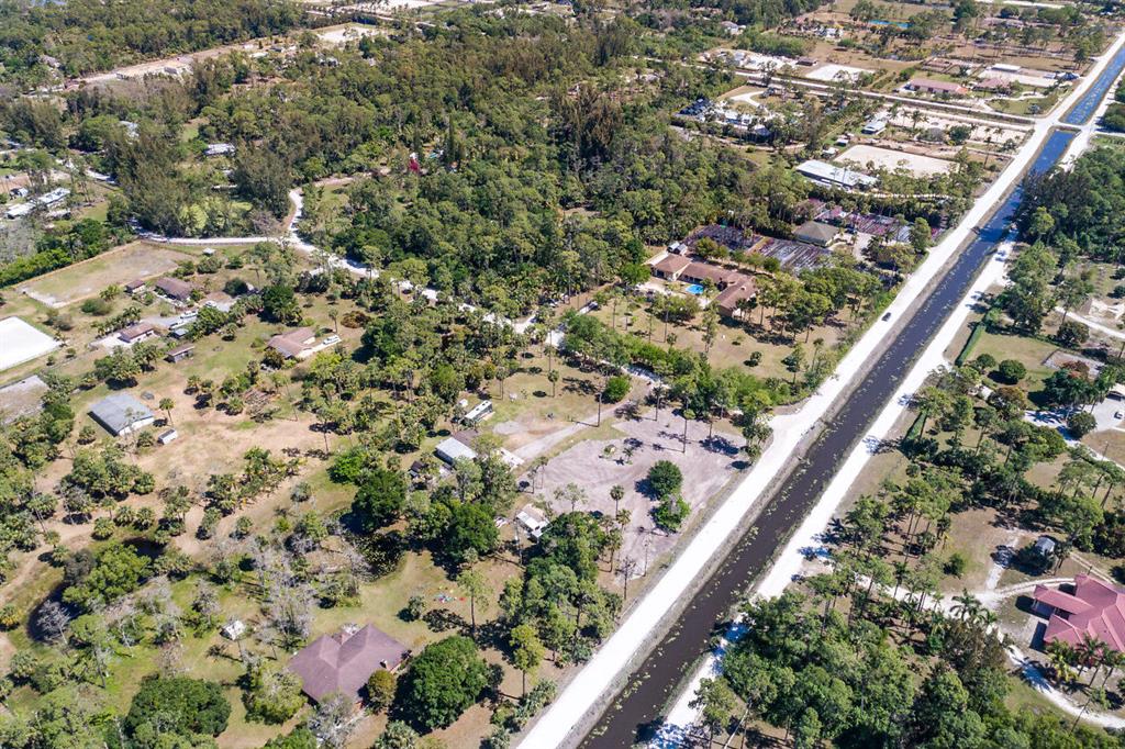 LOXAHATCHEE GROVES - Residential