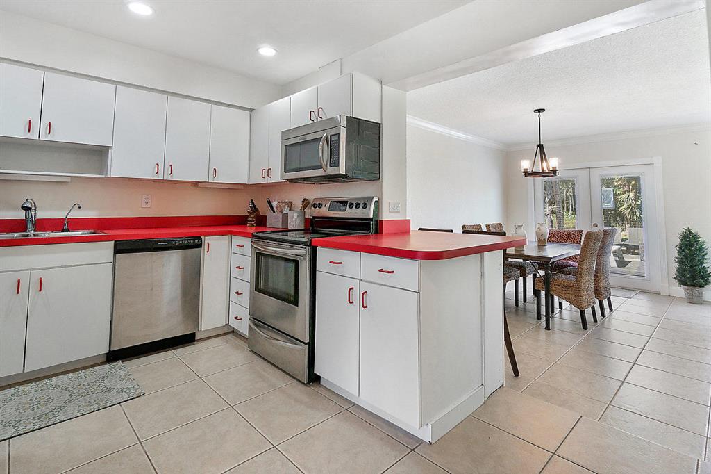 LOXAHATCHEE GROVES - Residential