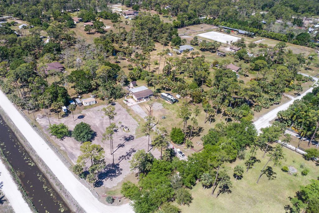 LOXAHATCHEE GROVES - Residential