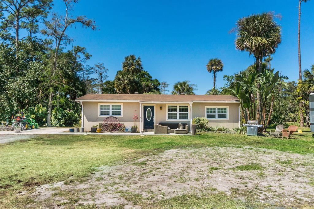 LOXAHATCHEE GROVES - Residential