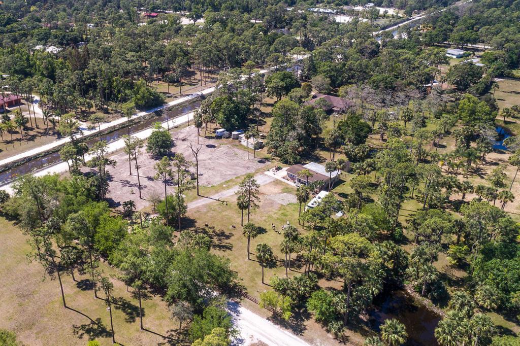 LOXAHATCHEE GROVES - Residential
